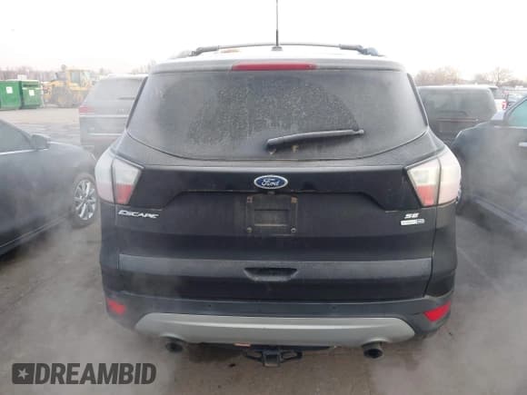 ✅ 2017 Ford Escape SE • VIN: 1FMCU9GD3HUE56055 • Lot: 43849635. Wystawiony na IAAI z przebiegiem 96 655 mil. Bezpłatny archiwum sprzedaży aukcyjnych z USA i szczegółowy raport historii pojazdu na DreamBid. Zdjęcie 16.