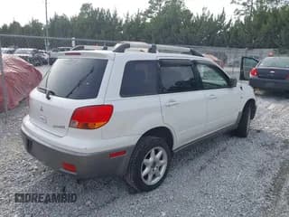 ✅ 2004 Mitsubishi Outlander LS • VIN: JA4LX31F34U005764 • Lot: 43788988. Wystawiony na IAAI z przebiegiem 129 822 mil. Bezpłatny archiwum sprzedaży aukcyjnych z USA i szczegółowy raport historii pojazdu na DreamBid. Zdjęcie 4.