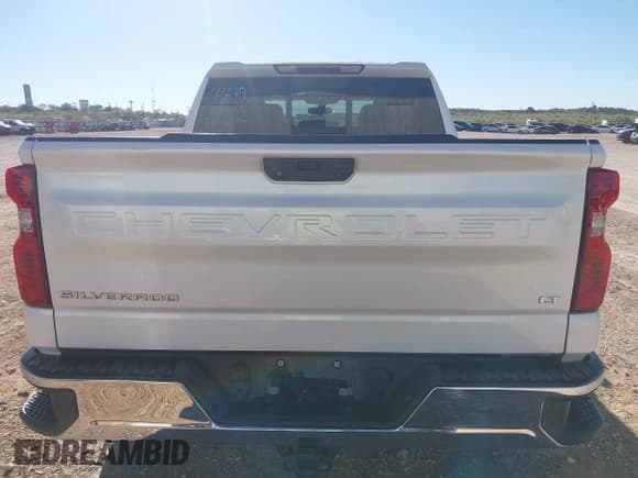 ✅ 2019 Chevrolet Silverado 1500 LT • VIN: 3GCPWCED3KG184679 • Lot: 43575622. Wystawiony na IAAI z przebiegiem 113 897 mil. Bezpłatny archiwum sprzedaży aukcyjnych z USA i szczegółowy raport historii pojazdu na DreamBid. Zdjęcie 16.