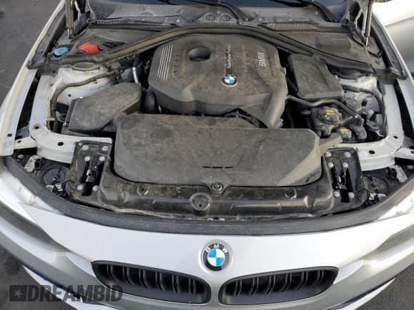 ✅ 2017 BMW 3 Series 330i • VIN: WBA8B9G5XHNU51077 • Lot: 87024455. Wystawiony na Copart z przebiegiem 137 027 mil. Bezpłatny archiwum sprzedaży aukcyjnych z USA i szczegółowy raport historii pojazdu na DreamBid. Zdjęcie 11.