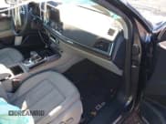 ✅ 2022 Audi Q5 S line Premium Plus • VIN: WA1EAAFY7N2113875 • Lot: 43827928. Wystawiony na IAAI z przebiegiem 45 581 mil. Bezpłatny archiwum sprzedaży aukcyjnych z USA i szczegółowy raport historii pojazdu na DreamBid. Zdjęcie 5.