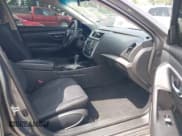 ✅ 2018 Nissan Altima SR • VIN: 1N4AL3AP1JC272734 • Лот: 42598552. Опубликован ранее на IAAI с пробегом 98 239 миль. Бесплатный доступ к архиву аукционных продаж из США и подробный отчёт об истории автомобиля на DreamBid. Изображение 5.