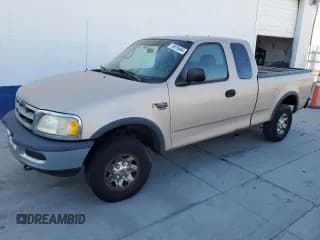 ✅ 1998 Ford F-250 • VIN: 1FTPX28L1WKC07787 • Lot: 75915464. Listed on Copart with 199,543 mi. Free auction sales archive from the USA and detailed vehicle history report at DreamBid. Image 1.