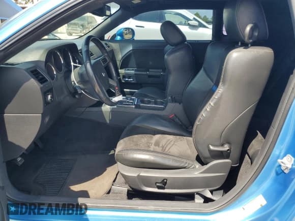 ✅ 2010 Dodge Challenger SRT-8 • VIN: 2B3CJ7DW2AH131799 • Lot: 67161674. Wystawiony na Copart z przebiegiem 92 623 mil. Bezpłatny archiwum sprzedaży aukcyjnych z USA i szczegółowy raport historii pojazdu na DreamBid. Zdjęcie 7.