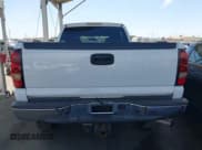 ✅ 2007 Chevrolet Silverado 2500HD LT1 • VIN: 1GCHK23D57F157098 • Lot: 41987900. Wystawiony na IAAI z przebiegiem 358 398 mil. Bezpłatny archiwum sprzedaży aukcyjnych z USA i szczegółowy raport historii pojazdu na DreamBid. Zdjęcie 17.