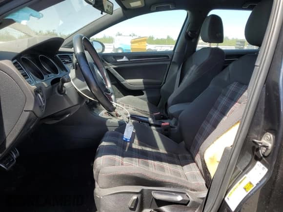 ✅ 2016 Volkswagen Golf GTI S • VIN: 3VW4T7AU1GM063308 • Lot: 67266765. Wystawiony na Copart z przebiegiem 64 292 mil. Bezpłatny archiwum sprzedaży aukcyjnych z USA i szczegółowy raport historii pojazdu na DreamBid. Zdjęcie 7.