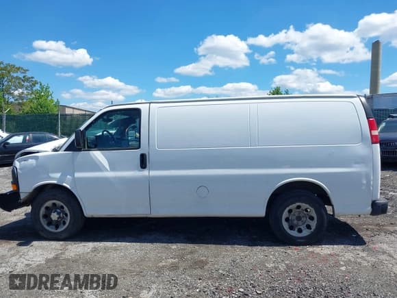 ✅ 2011 Chevrolet Express Cargo • VIN: 1GCSGAFX5B1149354 • Lot: 42196706. Listed on IAAI with Not provided. Free auction sales archive from the USA and detailed vehicle history report at DreamBid. Image 15.