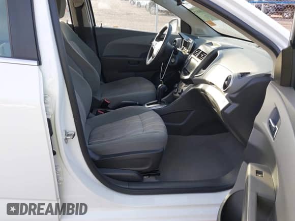 2016 Chevrolet Sonic LT с VIN 1G1JC6SB0G4167127, выставлен на аукционе IAAI как лот 42746825 с пробегом 55 198 миль миль и . История ставок и продаж доступна на DreamBid. Изображение 5.