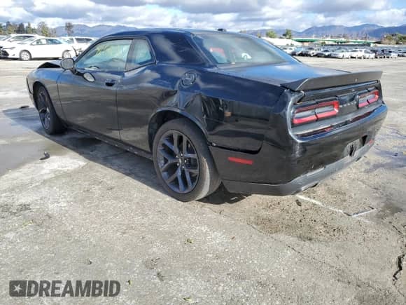 ✅ 2019 Dodge Challenger SXT • VIN: 2C3CDZAG6KH502144 • Lot: 66554922. Wystawiony na Copart z przebiegiem 81 685 mil mil. Skorzystaj z bezpłatnego archiwum sprzedaży aukcyjnych z USA i zobacz szczegółowy raport historii pojazdu na DreamBid. Zdjęcie 3.