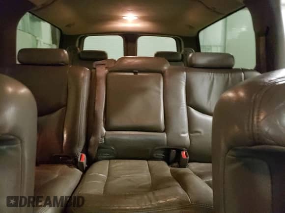 2003 Chevrolet Suburban Z71 z VIN 3GNFK16Z93G197080, wystawiony jako Copart lot #79689684 z przebiegiem 254 809 mil mil oraz Szkoda całkowita • Salvage title. Historia ofert i sprzedaży dostępna na DreamBid. Obrazek 10.