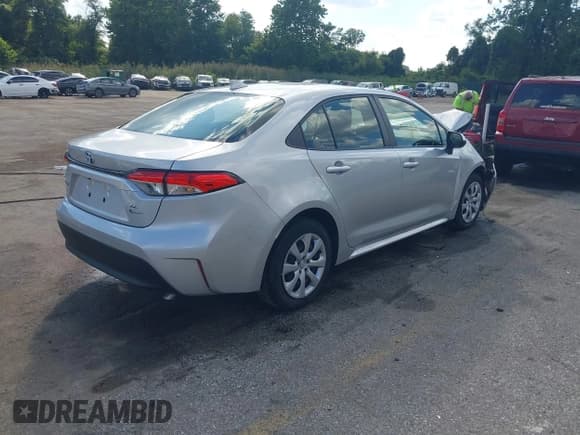 ✅ 2025 Toyota Corolla Hybrid LE • VIN: JTDBCMFE0SJ038786 • Lot: 43115826. Wystawiony na IAAI z przebiegiem 10 634 mil. Bezpłatny archiwum sprzedaży aukcyjnych z USA i szczegółowy raport historii pojazdu na DreamBid. Zdjęcie 4.