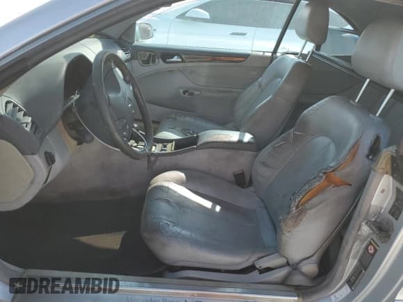 ✅ 2001 Mercedes-Benz CLK 320/430 • VIN: WDBLK70G41T064893 • Лот: 49571575. Опубликован ранее на Copart с пробегом Не указан. Бесплатный доступ к архиву аукционных продаж из США и подробный отчёт об истории автомобиля на DreamBid. Изображение 7.