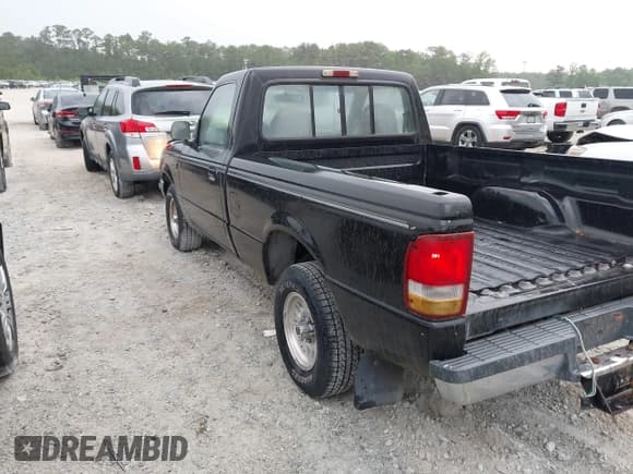 ✅ 1994 Ford Ranger Splash • VIN: 1FTCR10A8RUA05504 • Lot: 42206720. Wystawiony na IAAI z przebiegiem 64 793 mil. Bezpłatny archiwum sprzedaży aukcyjnych z USA i szczegółowy raport historii pojazdu na DreamBid. Zdjęcie 3.
