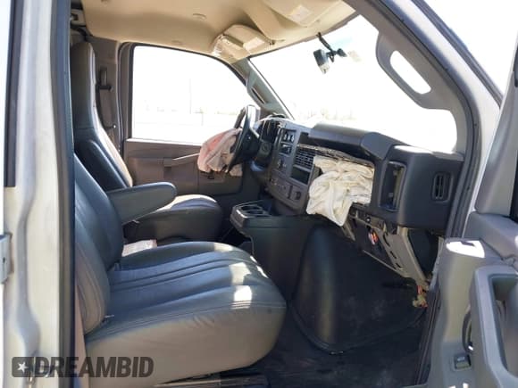 ✅ 2016 Chevrolet Express Cargo • VIN: 1GCWGAFF1G1196431 • Лот: 41785425. Опубликован ранее на IAAI с пробегом 189 529 миль. Бесплатный доступ к архиву аукционных продаж из США и подробный отчёт об истории автомобиля на DreamBid. Изображение 5.