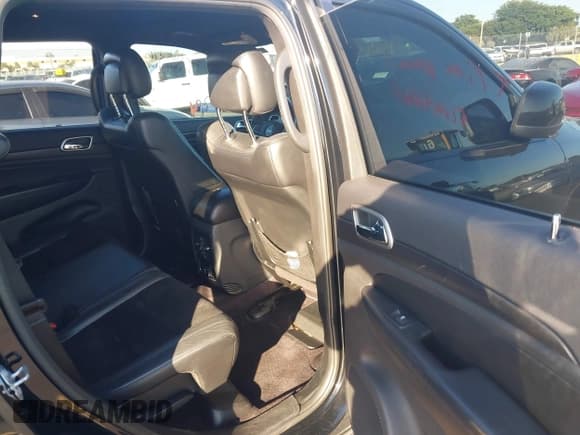 ✅ 2017 Jeep Grand Cherokee Laredo • VIN: 1C4RJEAG7HC888205 • Lot: 43769488. Listed on IAAI with 106,680 mi. Free auction sales archive from the USA and detailed vehicle history report at DreamBid. Image 8.