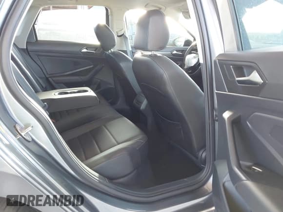 ✅ 2021 Volkswagen Jetta SEL • VIN: 3VWE57BU9MM093326 • Lot: 43365614. Wystawiony na IAAI z przebiegiem 48 794 mil. Bezpłatny archiwum sprzedaży aukcyjnych z USA i szczegółowy raport historii pojazdu na DreamBid. Zdjęcie 8.