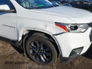 ✅ 2021 Chevrolet Traverse RS • VIN: 1GNEVJKW3MJ196683 • Lot: 41822299. Wystawiony na IAAI z przebiegiem 48 351 mil. Bezpłatny archiwum sprzedaży aukcyjnych z USA i szczegółowy raport historii pojazdu na DreamBid. Zdjęcie 6.