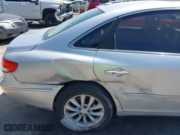 2007 Hyundai Azera SE с VIN KMHFC46F17A199984, выставлен на аукционе IAAI как лот 42357676 с пробегом 215 196 миль миль и . История ставок и продаж доступна на DreamBid. Изображение 6.