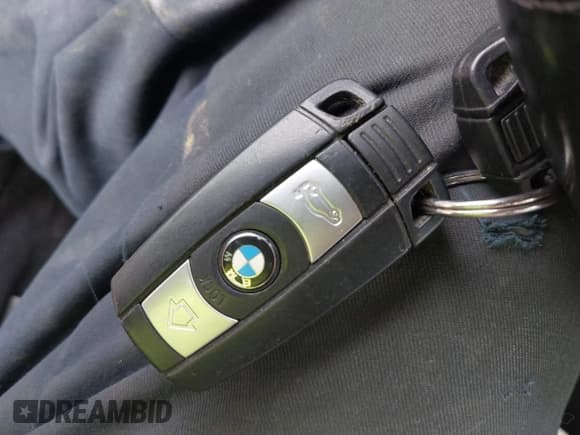 ✅ 2013 BMW 3 Series 328i • VIN: WBADW3C50DJ525517 • Lot: 41905268. Wystawiony na IAAI z przebiegiem 99 534 mil. Bezpłatny archiwum sprzedaży aukcyjnych z USA i szczegółowy raport historii pojazdu na DreamBid. Zdjęcie 11.