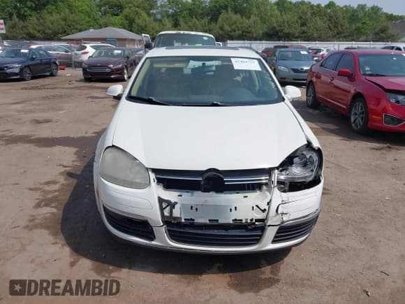 ✅ 2008 Volkswagen Jetta SE • VIN: 3VWRM71K18M022308 • Lot: 42404727. Listed on IAAI with 221,726 mi. Free auction sales archive from the USA and detailed vehicle history report at DreamBid. Image 12.