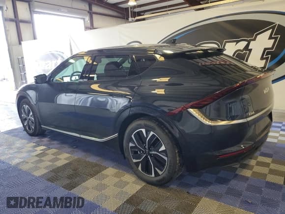 ✅ 2024 Kia EV6 Wind • VIN: KNDC34LA0R5183688 • Лот: 70425644. Опубликован ранее на Copart с пробегом 2 300 миль. Бесплатный доступ к архиву аукционных продаж из США и подробный отчёт об истории автомобиля на DreamBid. Изображение 2.