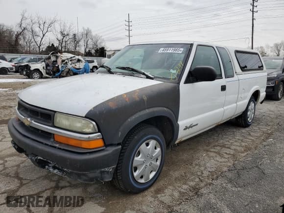 ✅ 2001 Chevrolet S-10 LS • VIN: 1GCCS19W818222809 • Lot: 45911985. Listed on Copart with 155,567 mi. Free auction sales archive from the USA and detailed vehicle history report at DreamBid. Image 1.