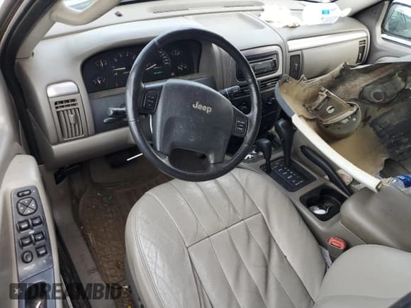 ✅ 2002 Jeep Grand Cherokee Laredo • VIN: 1J4GW48N62C119509 • Lot: 50392685. Listed on Copart with 194,894 mi. Free auction sales archive from the USA and detailed vehicle history report at DreamBid. Image 8.