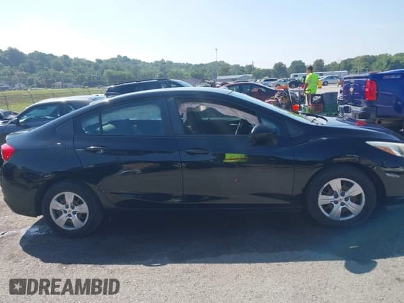 ✅ 2018 Chevrolet Cruze LS • VIN: 1G1BC5SM0J7145327 • Лот: 43143116. Опубликован ранее на IAAI с пробегом 224 991 миль. Бесплатный доступ к архиву аукционных продаж из США и подробный отчёт об истории автомобиля на DreamBid. Изображение 13.