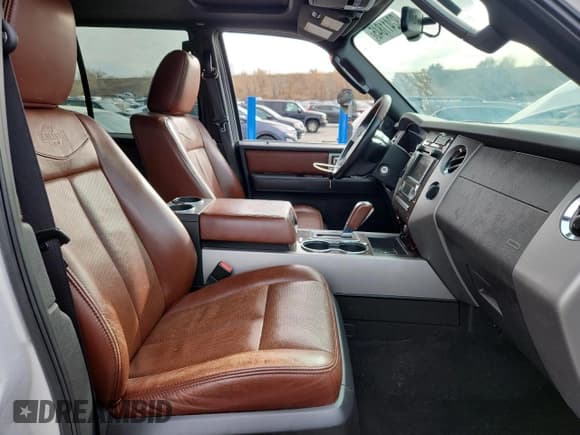 ✅ 2013 Ford Expedition Max XLT • VIN: 1FMJK1J59DEF16666 • Lot: 92411845. Wystawiony na Copart z przebiegiem 74 475 mil. Bezpłatny archiwum sprzedaży aukcyjnych z USA i szczegółowy raport historii pojazdu na DreamBid. Zdjęcie 7.