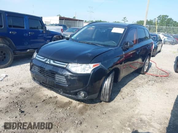 2014 Mitsubishi Outlander SE с VIN JA4AD3A38EZ003003, выставлен на аукционе IAAI как лот 42783381 с пробегом 142 737 миль миль и . История ставок и продаж доступна на DreamBid. Изображение 2.