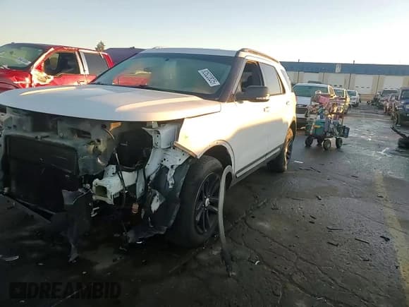 ✅ 2017 Ford Explorer XLT • VIN: 1FM5K7DH6HGC46347 • Lot: 82622825. Listed on Copart with 106,634 mi. Free auction sales archive from the USA and detailed vehicle history report at DreamBid. Image 13.