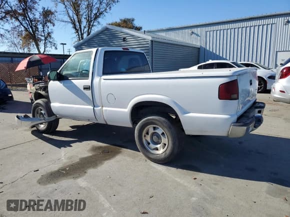 ✅ 1998 Chevrolet S-10 LS • VIN: 1GCCS1445WK267576 • Лот: 83897734. Опубликован ранее на Copart с пробегом 304 902 миль. Бесплатный доступ к архиву аукционных продаж из США и подробный отчёт об истории автомобиля на DreamBid. Изображение 2.
