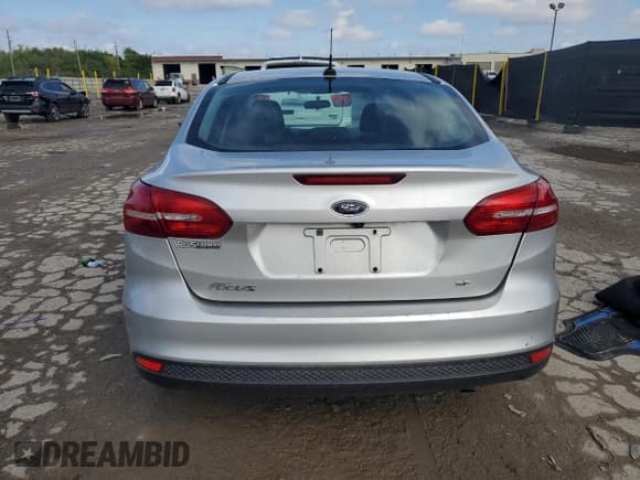 ✅ 2017 Ford Focus SE • VIN: 1FADP3F24HL228848 • Лот: 81725945. Опубликован ранее на Copart с пробегом 131 241 миль. Бесплатный доступ к архиву аукционных продаж из США и подробный отчёт об истории автомобиля на DreamBid. Изображение 6.