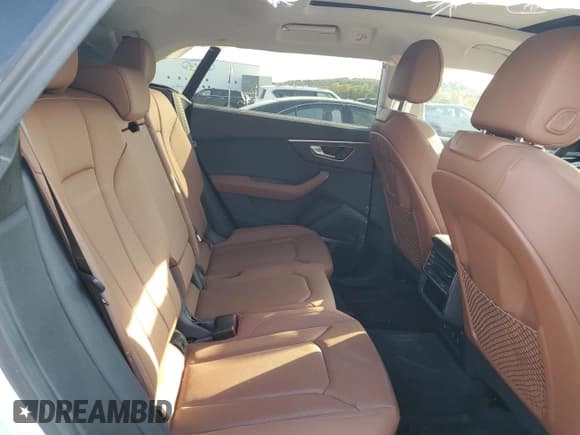 ✅ 2019 Audi Q8 Prestige • VIN: WA1CVBF18KD021940 • Lot: 74455844. Wystawiony na Copart z przebiegiem 66 927 mil. Bezpłatny archiwum sprzedaży aukcyjnych z USA i szczegółowy raport historii pojazdu na DreamBid. Zdjęcie 10.