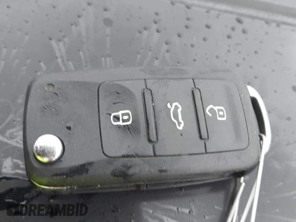 ✅ 2017 Volkswagen Jetta SE • VIN: 3VWDB7AJ8HM291980 • Lot: 43326603. Wystawiony na IAAI z przebiegiem 105 432 mil. Bezpłatny archiwum sprzedaży aukcyjnych z USA i szczegółowy raport historii pojazdu na DreamBid. Zdjęcie 11.