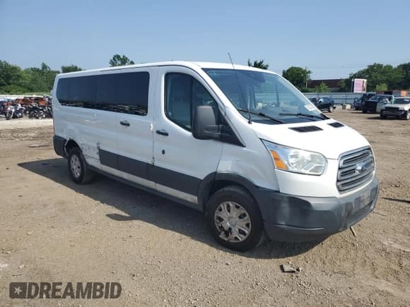 ✅ 2015 Ford Transit XL • VIN: 1FBZX2ZM4FKA26302 • Lot: 65333335. Wystawiony na Copart z przebiegiem 118 381 mil. Bezpłatny archiwum sprzedaży aukcyjnych z USA i szczegółowy raport historii pojazdu na DreamBid. Zdjęcie 4.