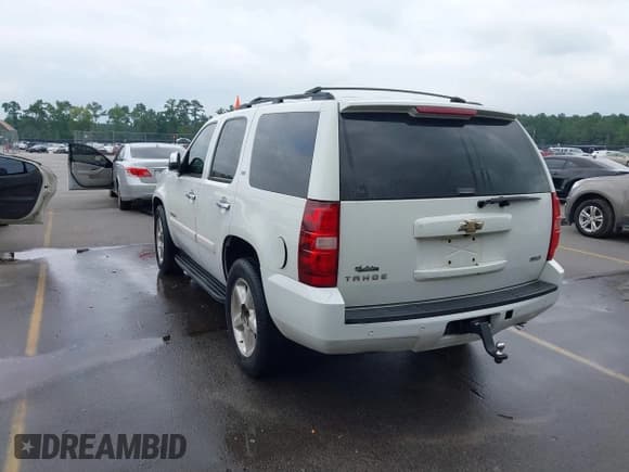 ✅ 2007 Chevrolet Tahoe LT • VIN: 1GNFC13017R377436 • Lot: 42924253. Listed on IAAI with 361,942 mi. Free auction sales archive from the USA and detailed vehicle history report at DreamBid. Image 3.