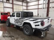 ✅ 2020 Jeep Gladiator Overland • VIN: 1C6HJTFG8LL103148 • Lot: 42869132. Wystawiony na IAAI z przebiegiem 29 758 mil. Bezpłatny archiwum sprzedaży aukcyjnych z USA i szczegółowy raport historii pojazdu na DreamBid. Zdjęcie 3.