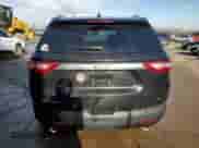 2018 Chevrolet Traverse LT Cloth z VIN 1GNERGKW8JJ165478, wystawiony jako Copart lot #43942435 z przebiegiem 71 645 mil mil oraz Szkoda całkowita • Salvage title. Historia ofert i sprzedaży dostępna na DreamBid. Obrazek 6.