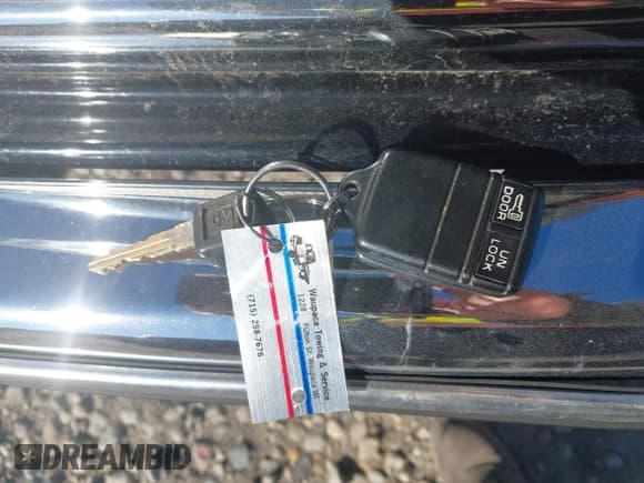 ✅ 1996 Chevrolet Silverado 1500 • VIN: 1GCEK19M7TE133678 • Lot: 43508053. Wystawiony na IAAI z przebiegiem 194 091 mil. Bezpłatny archiwum sprzedaży aukcyjnych z USA i szczegółowy raport historii pojazdu na DreamBid. Zdjęcie 11.