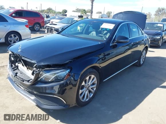 ✅ 2019 Mercedes-Benz E 300 • VIN: WDDZF4JB9KA587783 • Лот: 43296085. Опубликован ранее на IAAI с пробегом 103 739 миль. Бесплатный доступ к архиву аукционных продаж из США и подробный отчёт об истории автомобиля на DreamBid. Изображение 17.