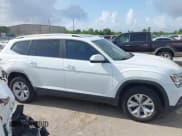 ✅ 2018 Volkswagen Atlas Launch Edition • VIN: 1V2BR2CA6JC500810 • Lot: 42550484. Wystawiony na IAAI z przebiegiem 173 413 mil. Bezpłatny archiwum sprzedaży aukcyjnych z USA i szczegółowy raport historii pojazdu na DreamBid. Zdjęcie 14.
