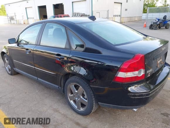 ✅ 2006 Volvo S40 2.5L Turbo • VIN: YV1MH682862213708 • Lot: 42266137. Wystawiony na IAAI z przebiegiem 165 225 mil. Bezpłatny archiwum sprzedaży aukcyjnych z USA i szczegółowy raport historii pojazdu na DreamBid. Zdjęcie 3.