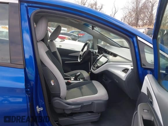 ✅ 2019 Chevrolet Bolt EV LT • VIN: 1G1FY6S09K4108981 • Lot: 41373985. Wystawiony na IAAI z przebiegiem 60 828 mil. Bezpłatny archiwum sprzedaży aukcyjnych z USA i szczegółowy raport historii pojazdu na DreamBid. Zdjęcie 5.