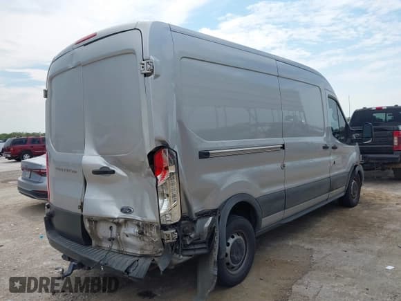 ✅ 2017 Ford Transit • VIN: 1FTYR2CM4HKB56450 • Лот: 43041651. Опубликован ранее на IAAI с пробегом 160 111 миль. Бесплатный доступ к архиву аукционных продаж из США и подробный отчёт об истории автомобиля на DreamBid. Изображение 4.