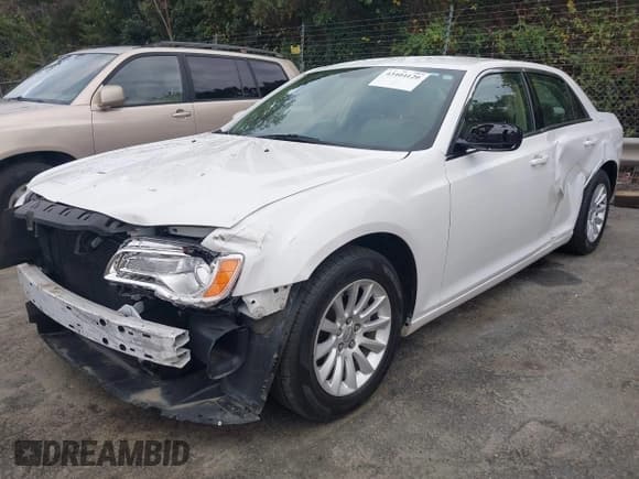 ✅ 2014 Chrysler 300 • VIN: 2C3CCAAG0EH380647 • Lot: 43404120. Listed on IAAI with 44,888 mi. Free auction sales archive from the USA and detailed vehicle history report at DreamBid. Image 2.