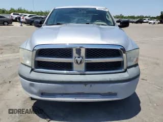✅ 2010 Dodge 1500 ST • VIN: 1D7RV1GT8AS110188 • Lot: 59577965. Wystawiony na Copart z przebiegiem 229 355 mil. Bezpłatny archiwum sprzedaży aukcyjnych z USA i szczegółowy raport historii pojazdu na DreamBid. Zdjęcie 5.