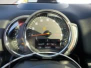 ✅ 2019 MINI Countryman Cooper S • VIN: WMZYT5C57K3E63790 • Lot: 89872705. Wystawiony na Copart z przebiegiem 105 381 mil. Bezpłatny archiwum sprzedaży aukcyjnych z USA i szczegółowy raport historii pojazdu na DreamBid. Zdjęcie 9.