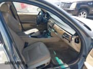 ✅ 2007 BMW 3 Series 328xi • VIN: WBAVC935X7KX55130 • Лот: 42018618. Опубликован ранее на IAAI с пробегом 232 500 миль. Бесплатный доступ к архиву аукционных продаж из США и подробный отчёт об истории автомобиля на DreamBid. Изображение 5.