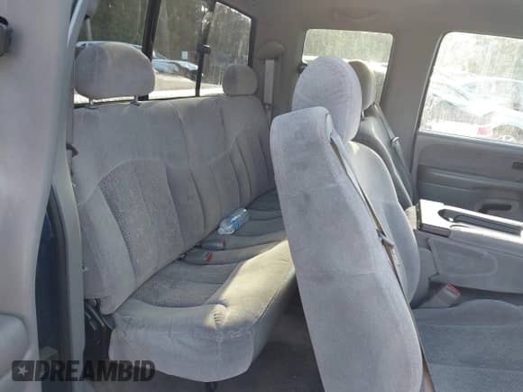 2000 Chevrolet Silverado 1500 LS z VIN 2GCEC19T5Y1218645, wystawiony jako IAAI lot #43314281 z przebiegiem 240 959 mil mil oraz . Historia ofert i sprzedaży dostępna na DreamBid. Obrazek 8.